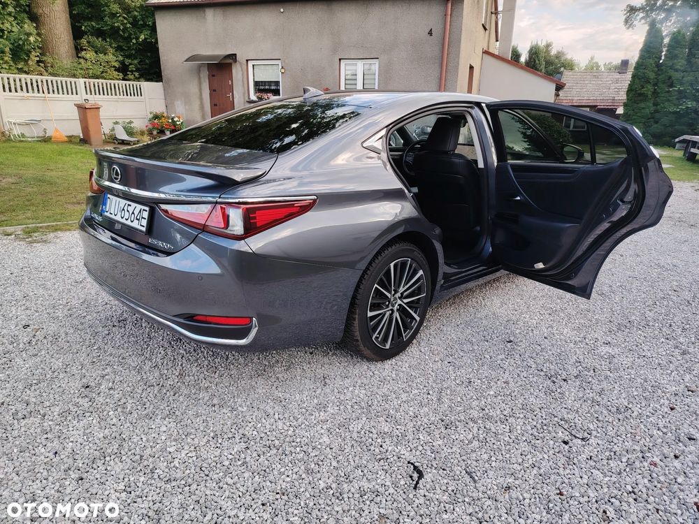 Lexus ES 300h Business Edition - 13