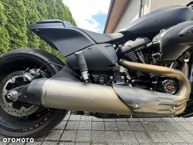 Harley-Davidson Softail FXDR - 4