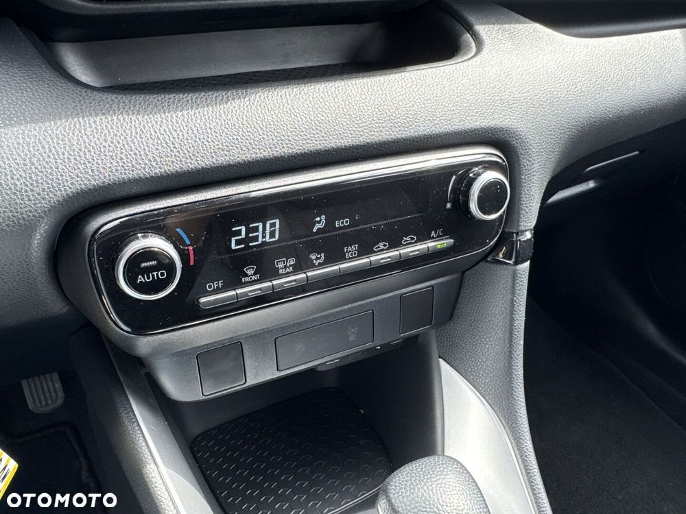 Toyota Yaris - 25