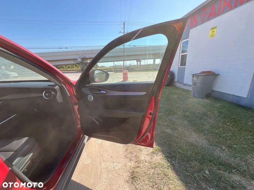 Alfa Romeo Stelvio - 10