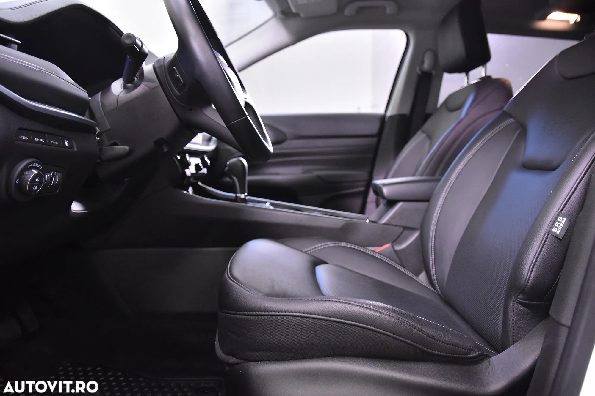 Jeep Compass - 24