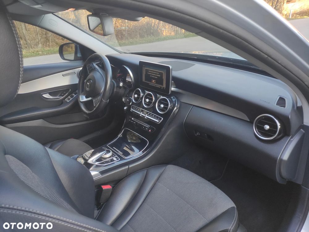 Mercedes-Benz Klasa C 250 CDI BlueEff 4-Matic Avantgarde - 14