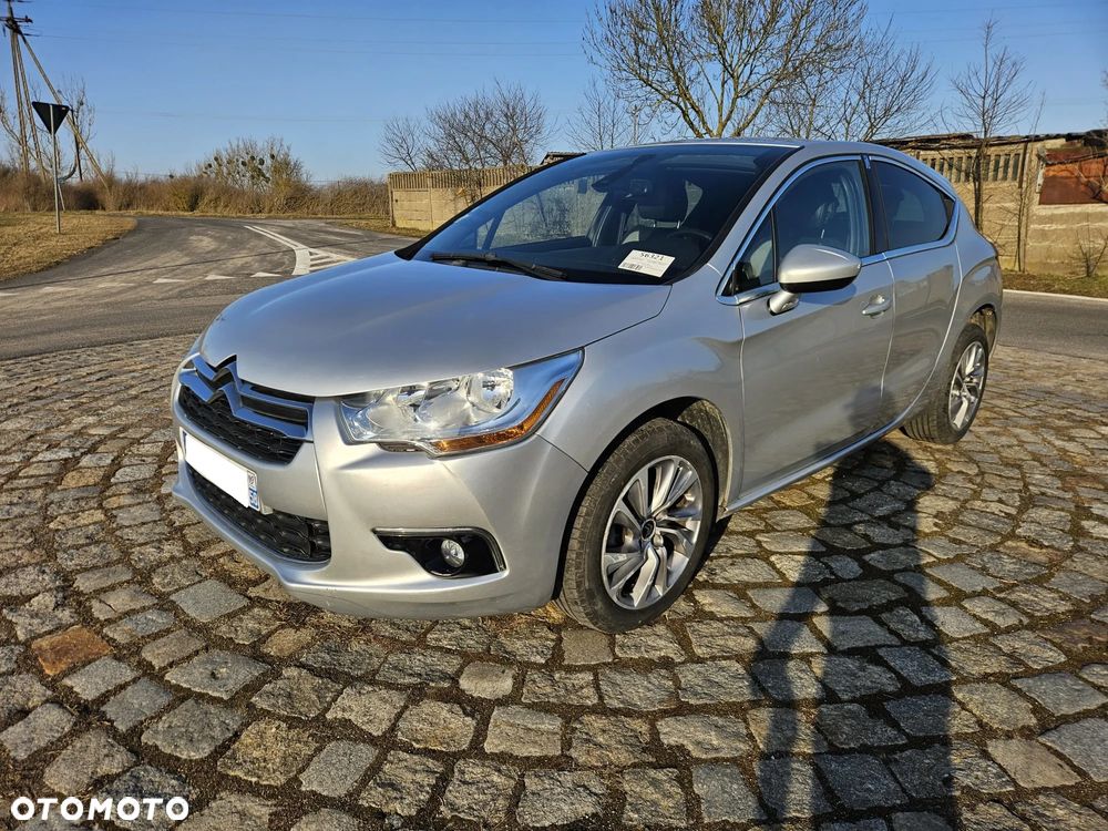 Citroën DS4 e-HDi 110 SoChic - 8
