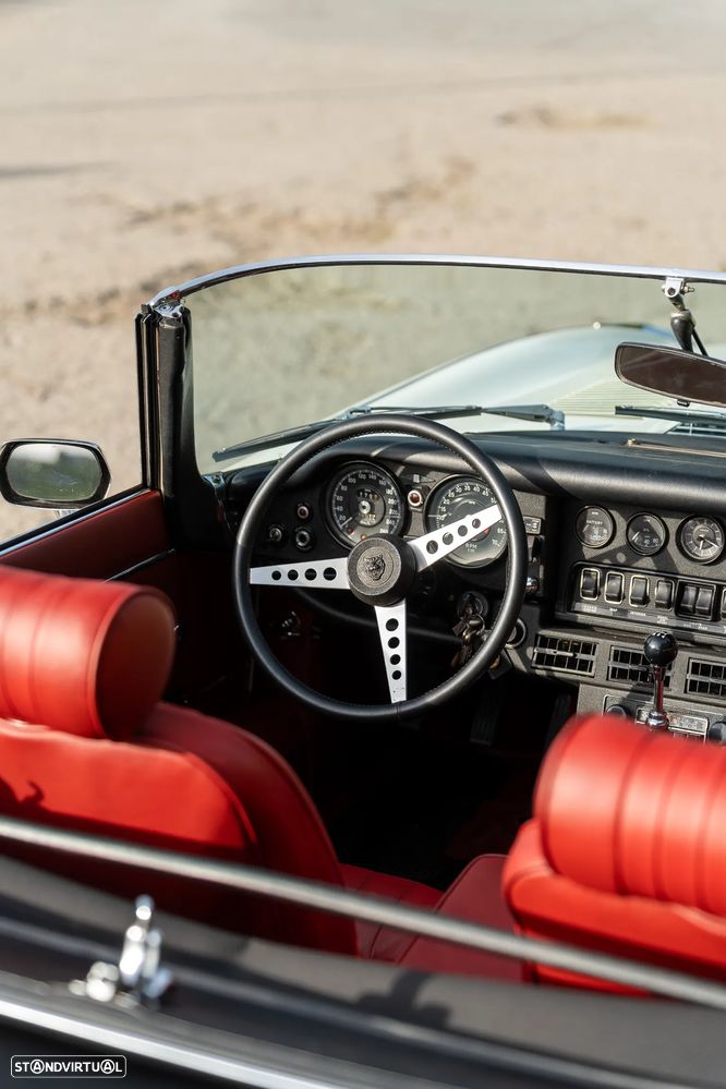 Jaguar E-Type - 54