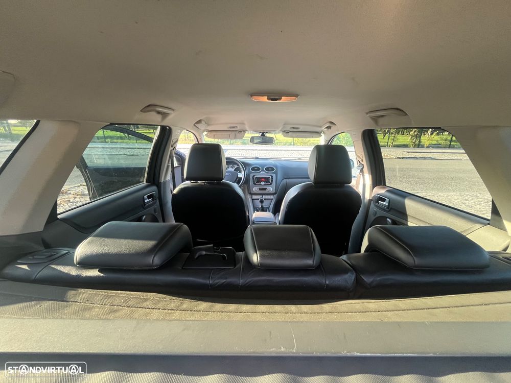Ford Focus SW - 14
