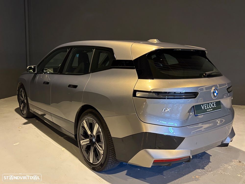 BMW iX xDrive40 - 4
