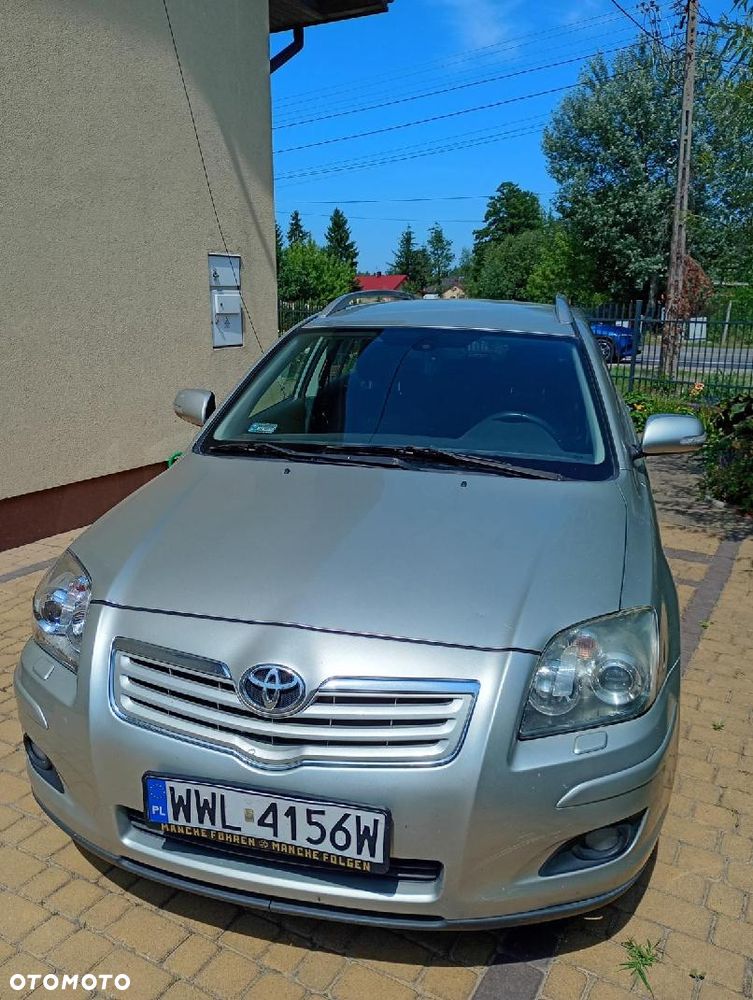 Toyota Avensis - 1
