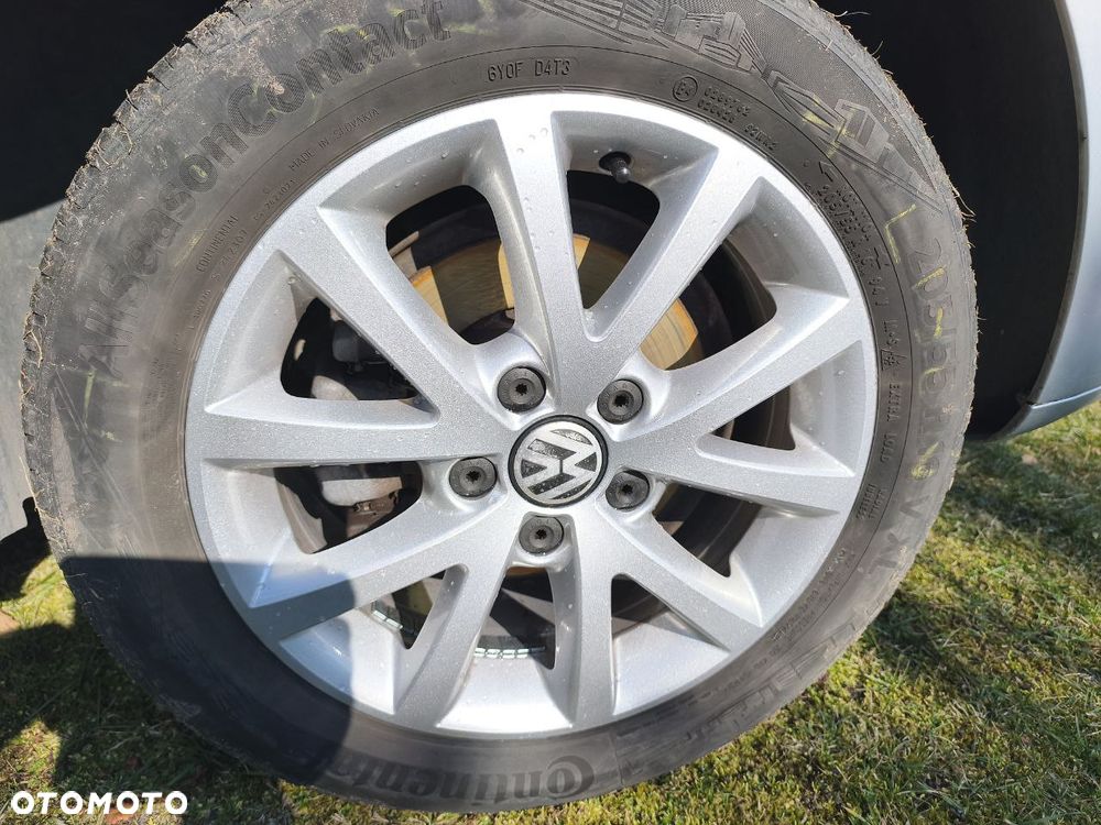 Volkswagen Touran 1.6 TDI DPF BlueMotion Technology DSG Comfortline - 8