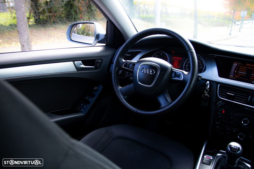 Audi A4 Avant 2.0 TDI Advance - 36