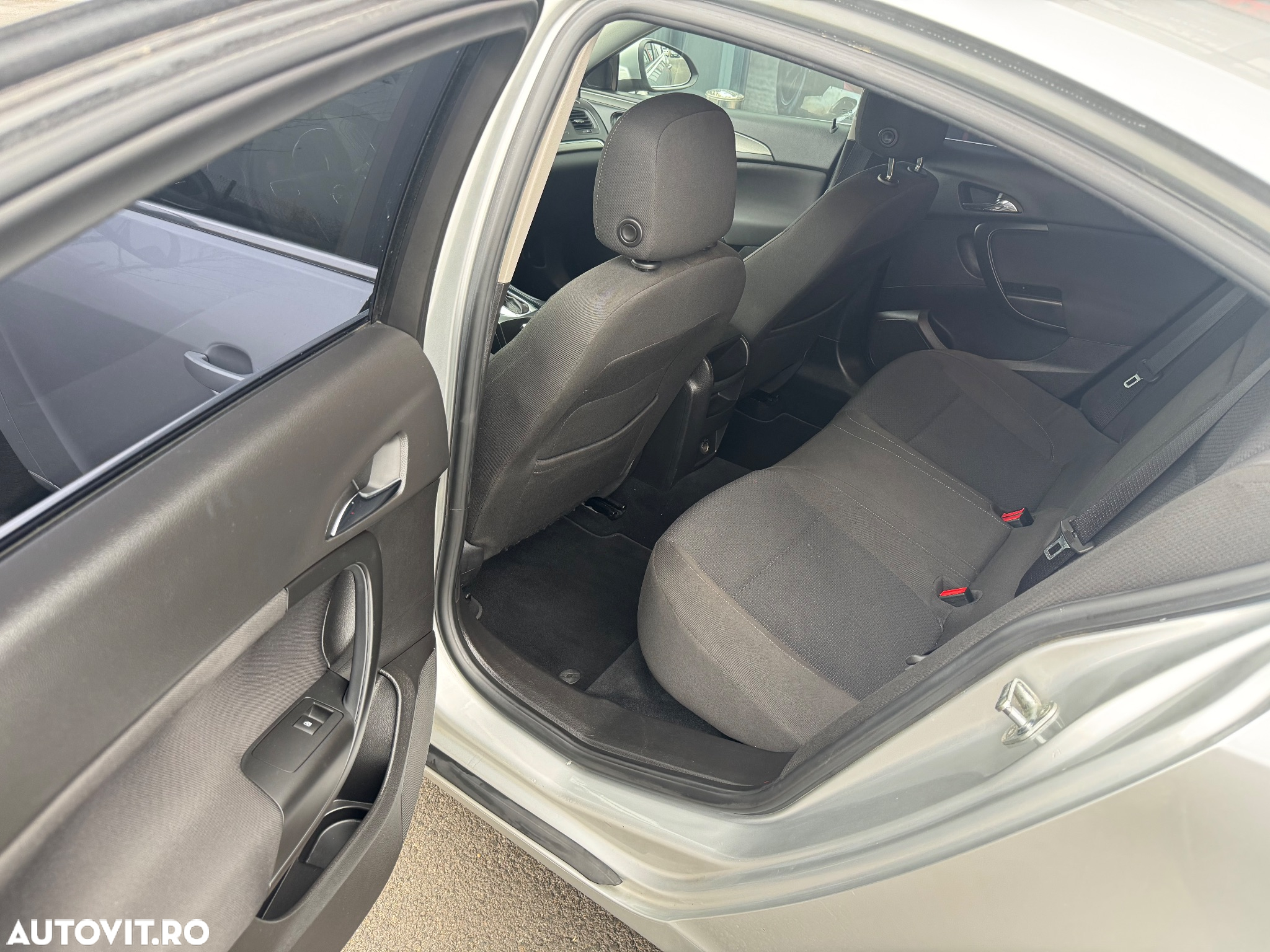 Opel Insignia - 11