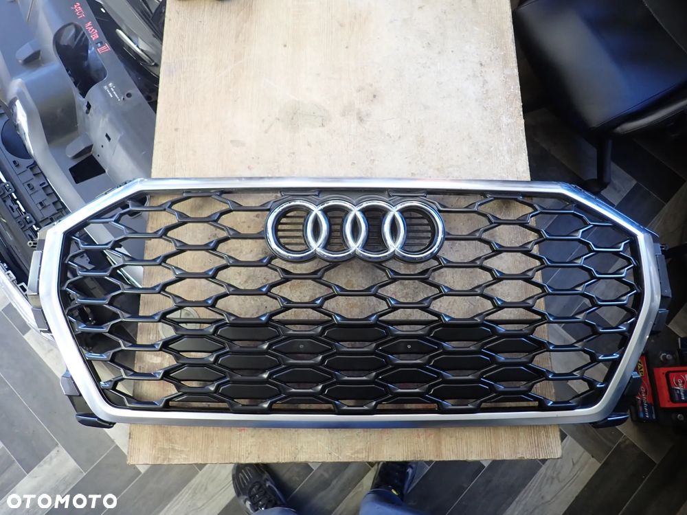 AUDI Q3 II S-LINE GRILL ATRAPA 83F853651 - 1
