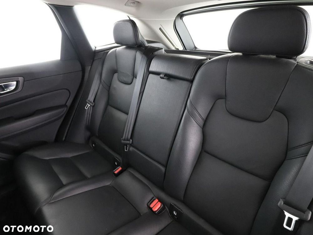 Volvo XC 60 B4 D Geartronic Momentum Pro - 18