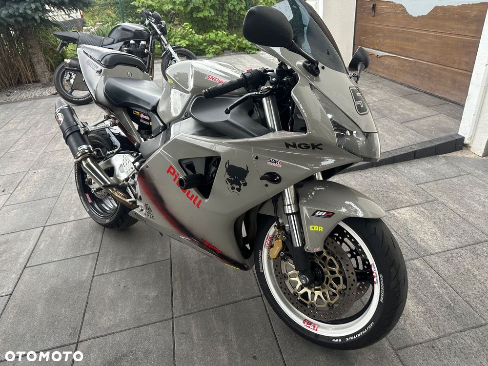 Honda CBR - 1