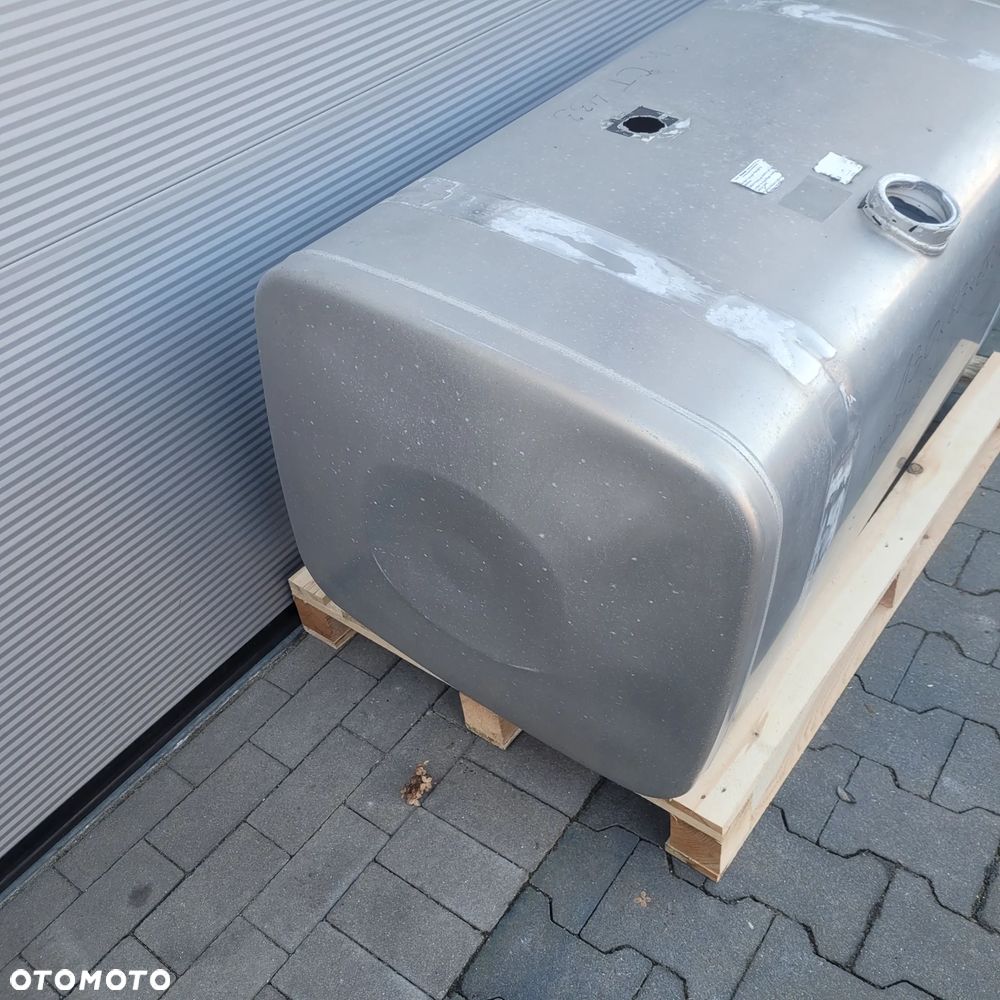 ZBIORNIK PALIWA MAN 490L 130X63X68 CM CHWALIM116 - 3