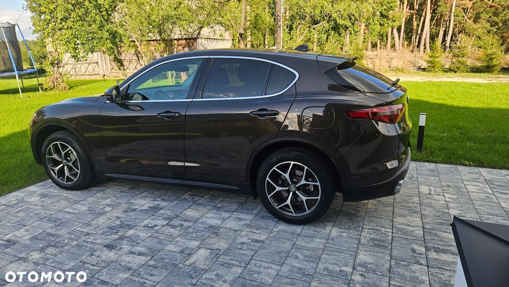 Alfa Romeo Stelvio - 16