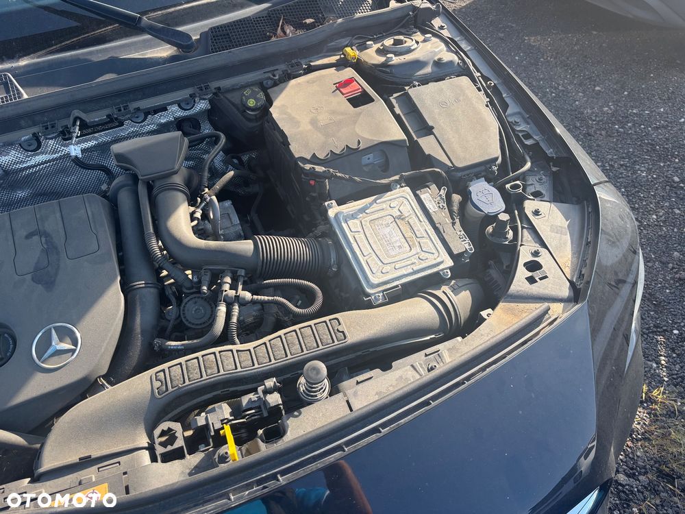 Mercedes-Benz CLA 200 7G-DCT AMG Line - 8