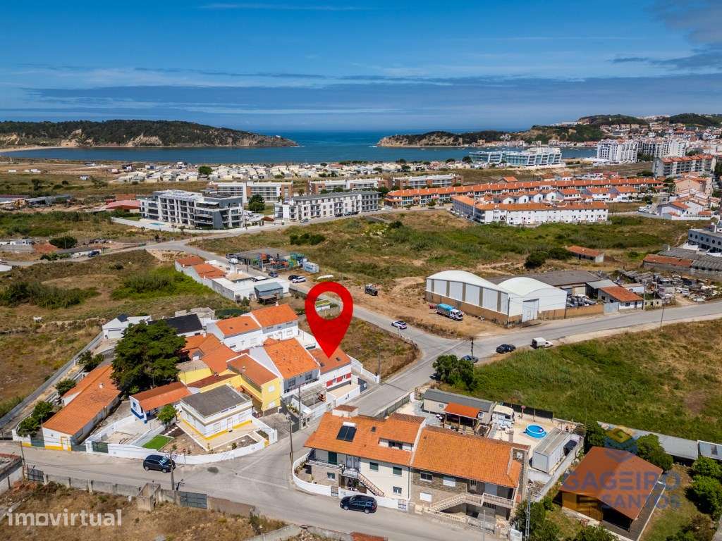 Moradia T4 com charme, a dois passos da Praia de São Martinho do Porto - Grande imagem: 2/37