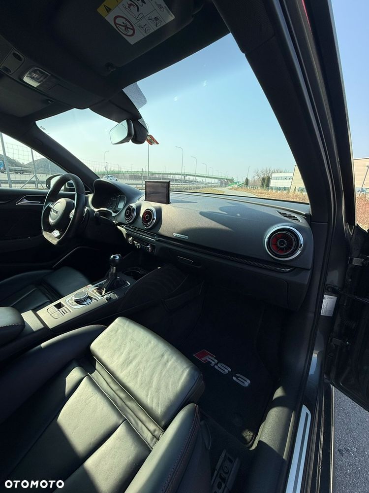 Audi RS3 Sportback Standard - 16