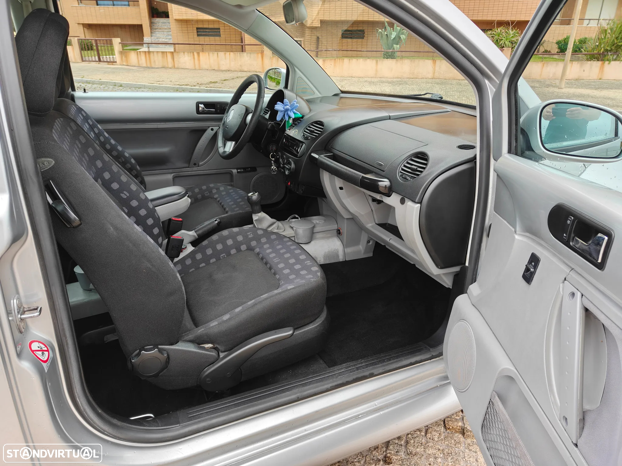 VW New Beetle 1.6 - 9
