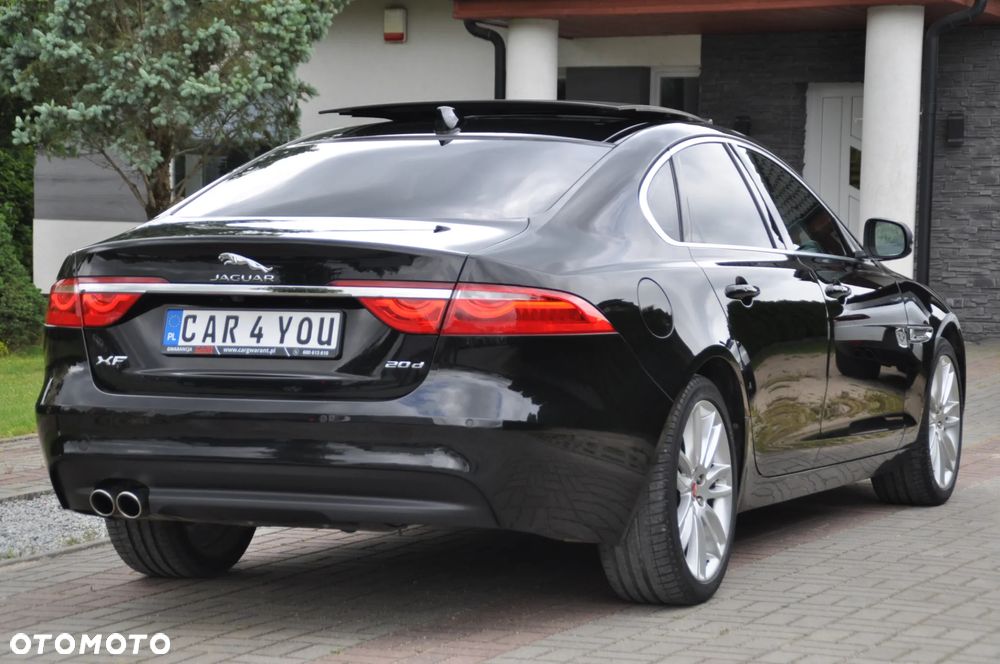 Jaguar XF 20d R-Sport - 11