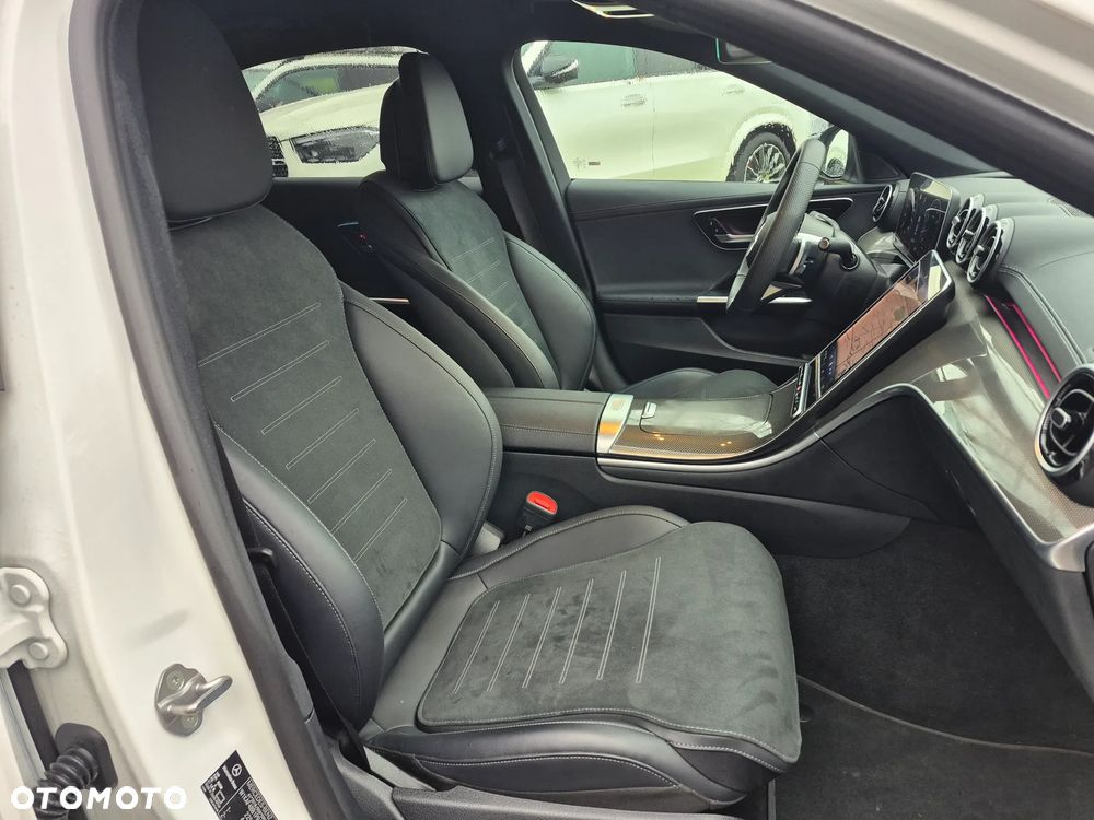 Mercedes-Benz Klasa C 180 mHEV - 28