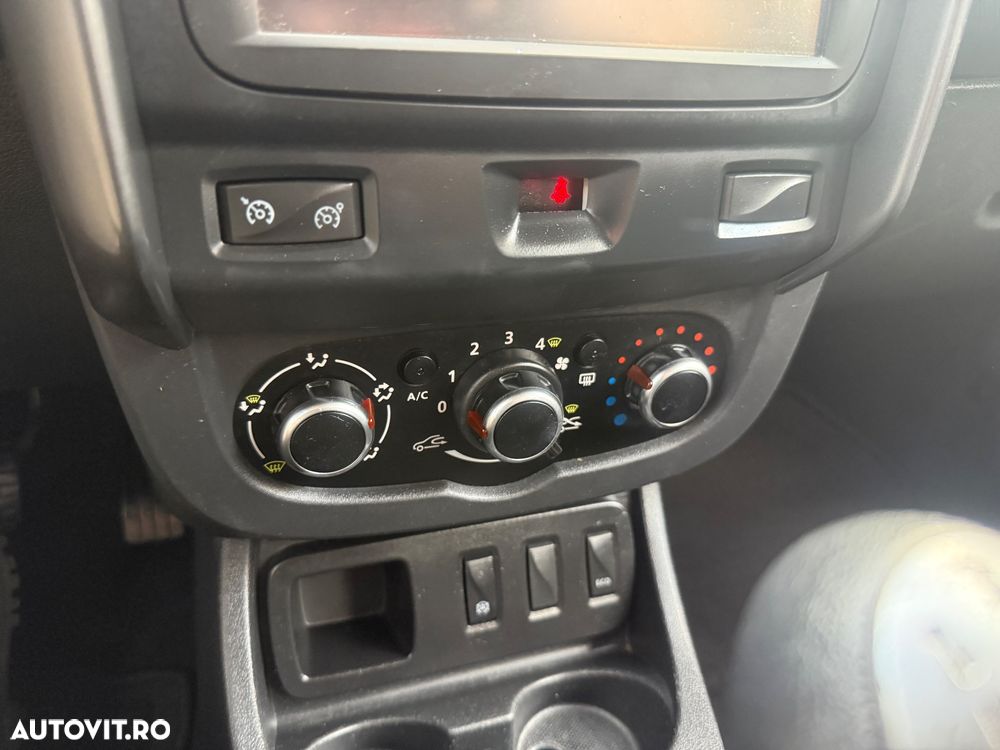 Dacia Duster 1.6 SCe Essential - 14