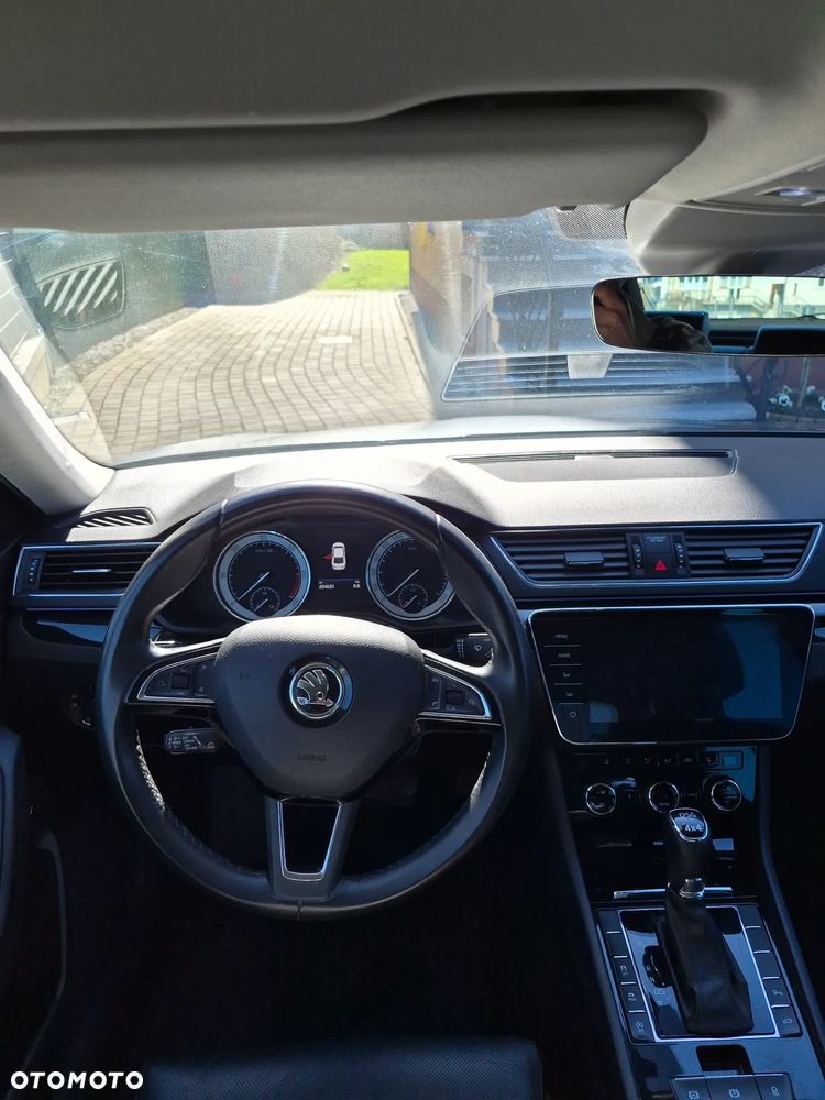 Skoda Superb 2.0 TDI SCR 4x4 L&K DSG - 10