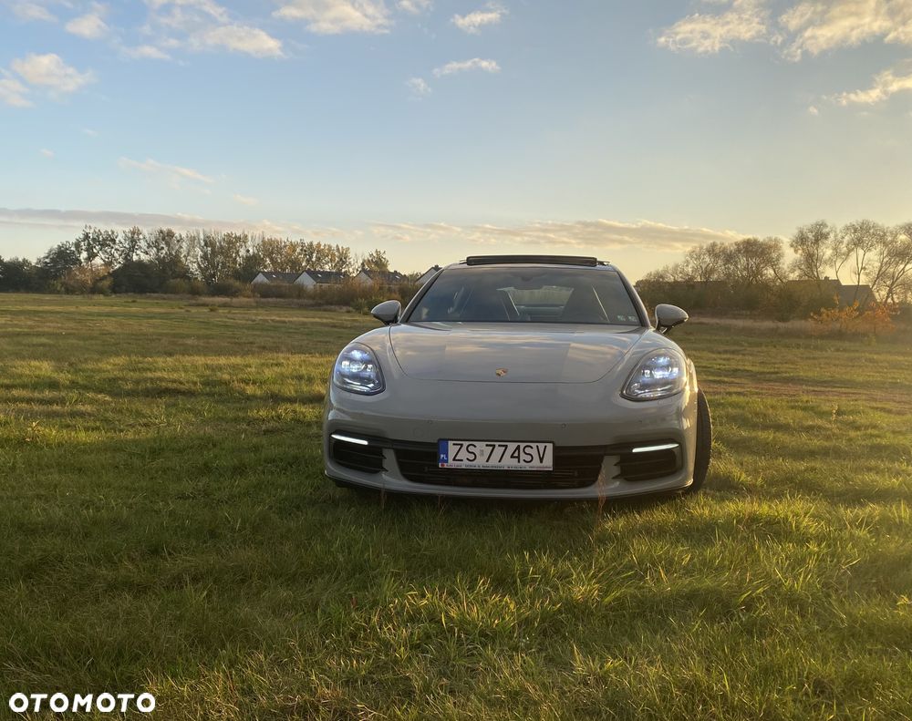 Porsche Panamera 4 - 3