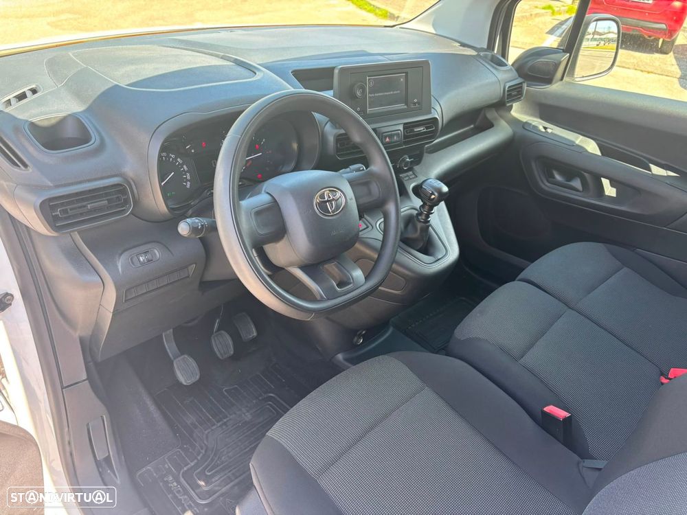 Toyota Proace City 1.5D L1 COMFORT 102cv - AC - GPS - IVA DEDUTÃVEL - 25