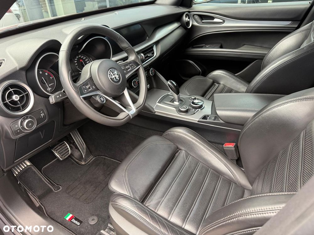 Alfa Romeo Stelvio 2.0 Turbo TI Q4 - 13