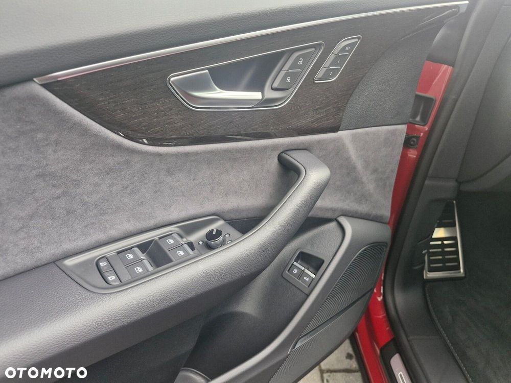 Audi Q8 - 12