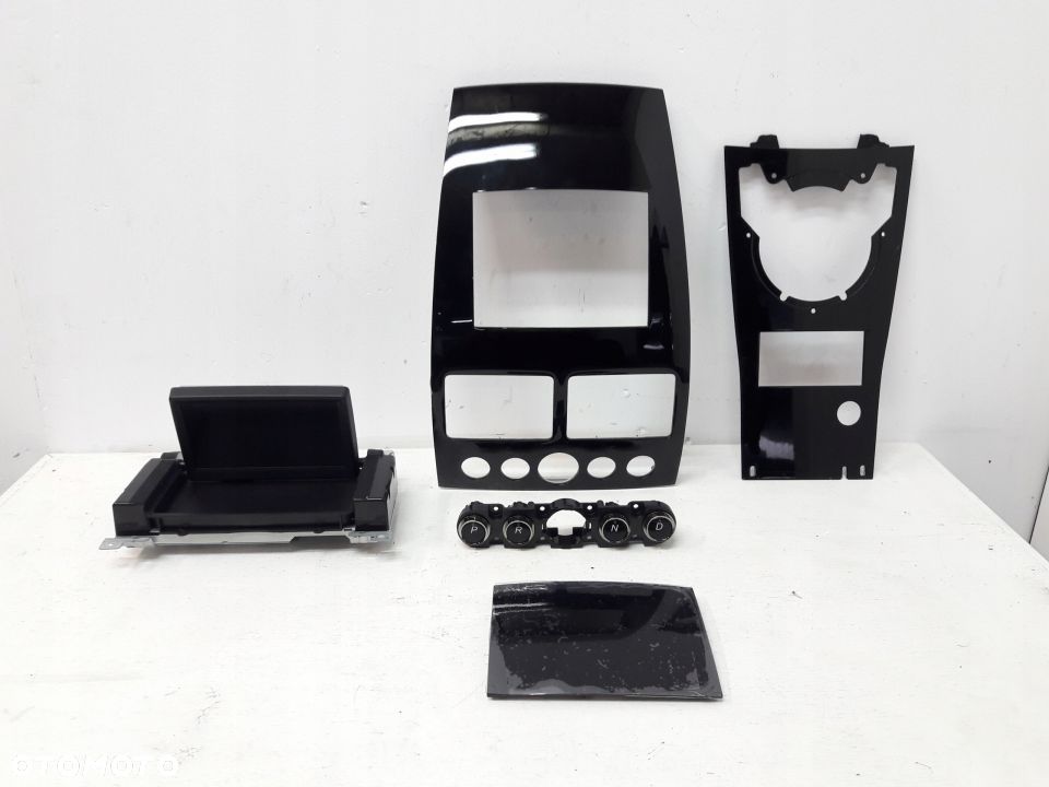 Aston Martin RAPIDE DB9 panel konsoli szklo Navi - 1