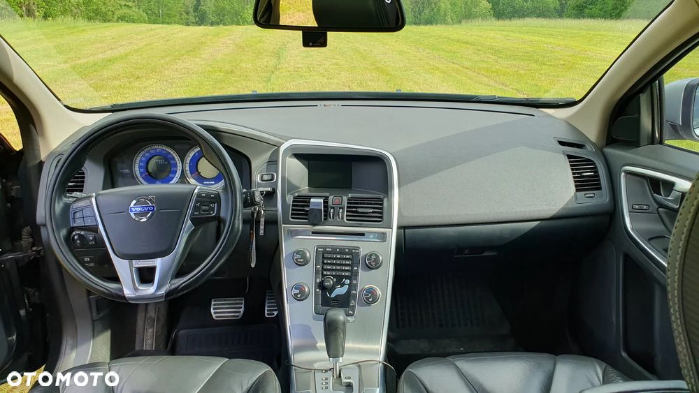 Volvo XC 60 D4 AWD Geartronic RDesign - 9