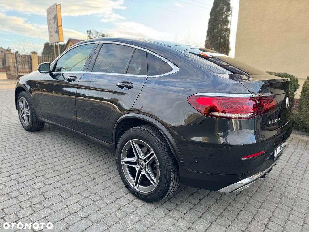 Mercedes-Benz GLC 300 e 4-Matic - 8