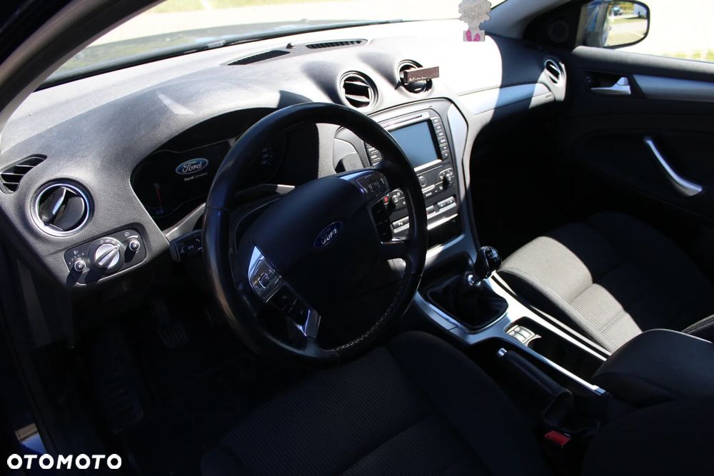 Ford Mondeo 2.0 TDCi Ghia - 10