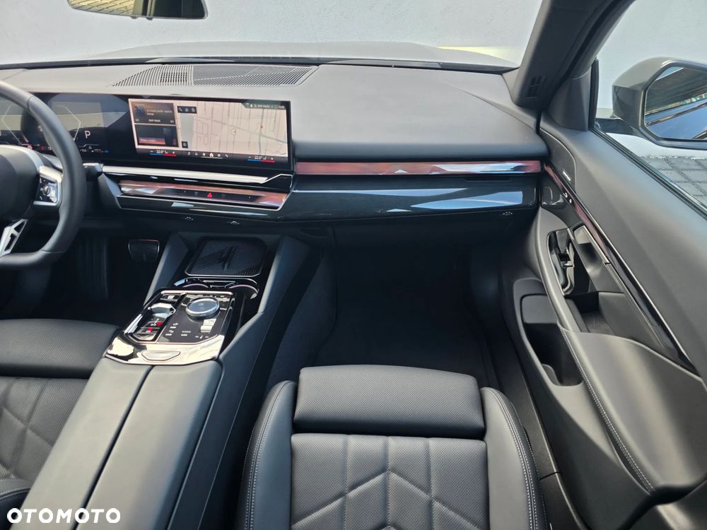BMW Seria 5 520d xDrive mHEV M Sport - 10