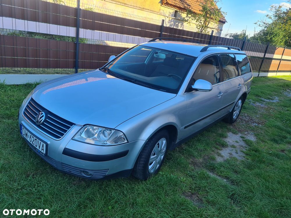 Volkswagen Passat 1.9 TDI Highline - 1