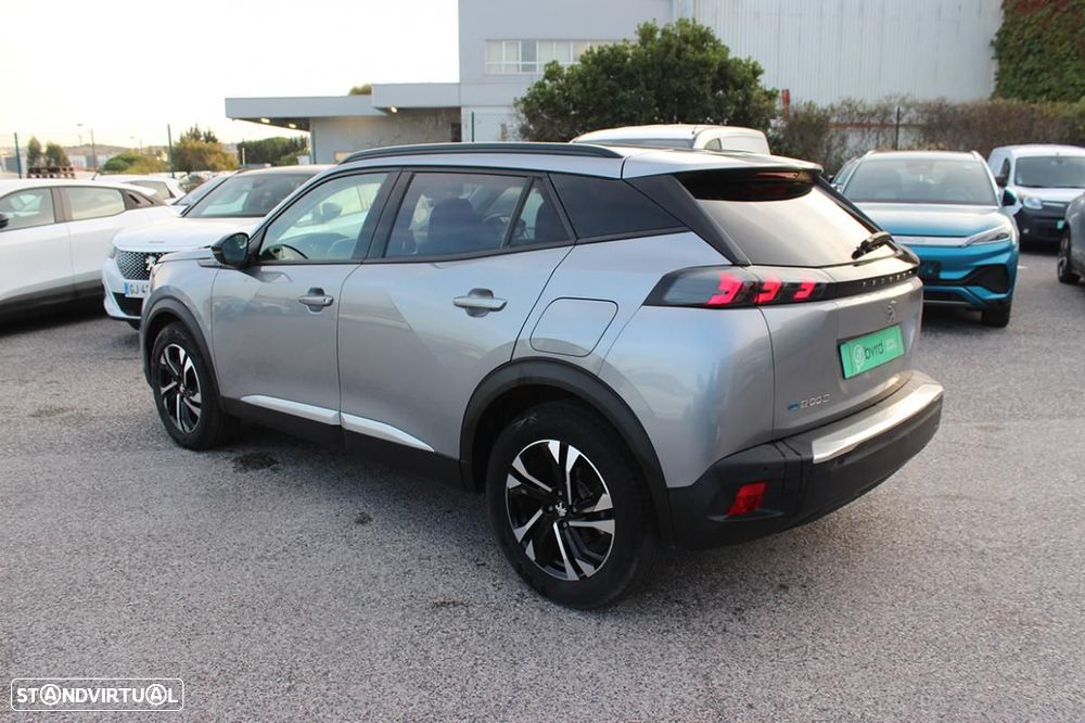 Peugeot e-2008 Allure - 8