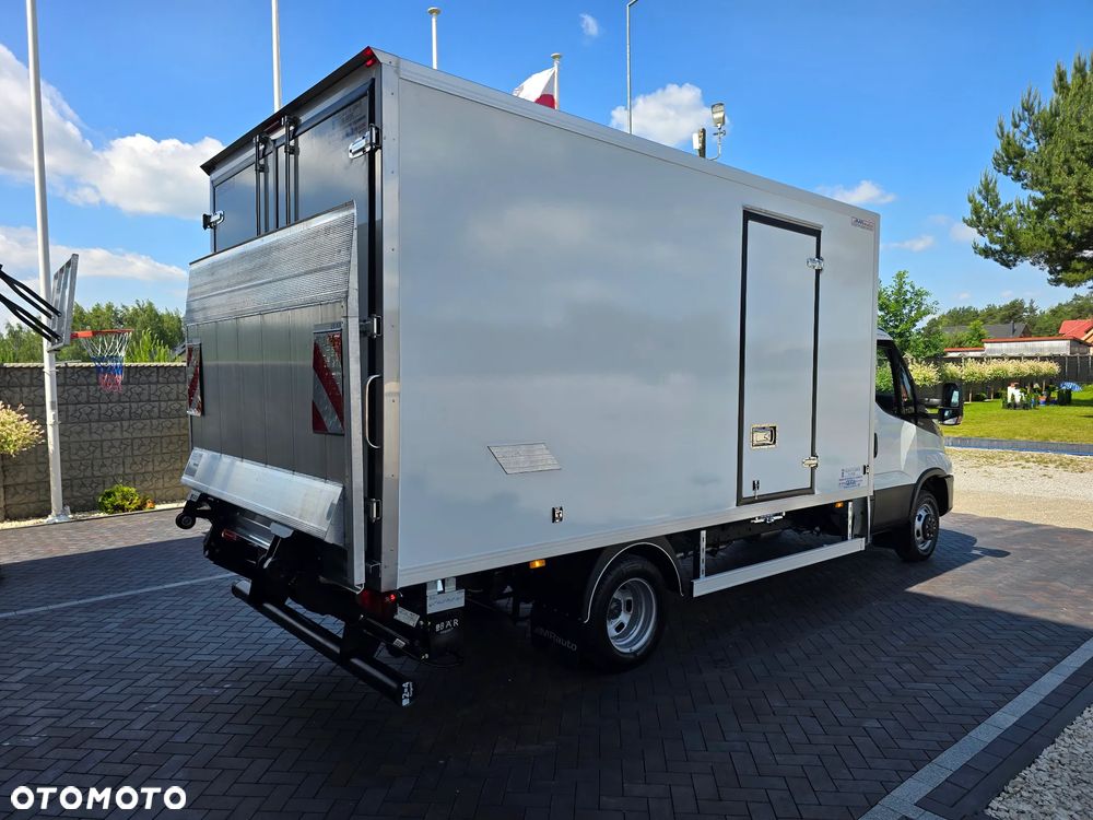 Iveco DAILY 50C18 MROŻNIA 8-PALETOWY + WINDA.1Tona AGREGAT Carrier -20*C +20*C 183Tyś km SERWIS DO OSTATNIEGO Km ASO IVECO SALON PL BOGATA OPCJA WYPOSAZENIA LED NAVI AKTYWNY TEMPOMAT FOTEL KIEROWCY PNEŁMATYCZNY - 7