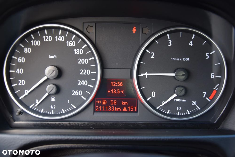BMW Seria 3 318i - 25