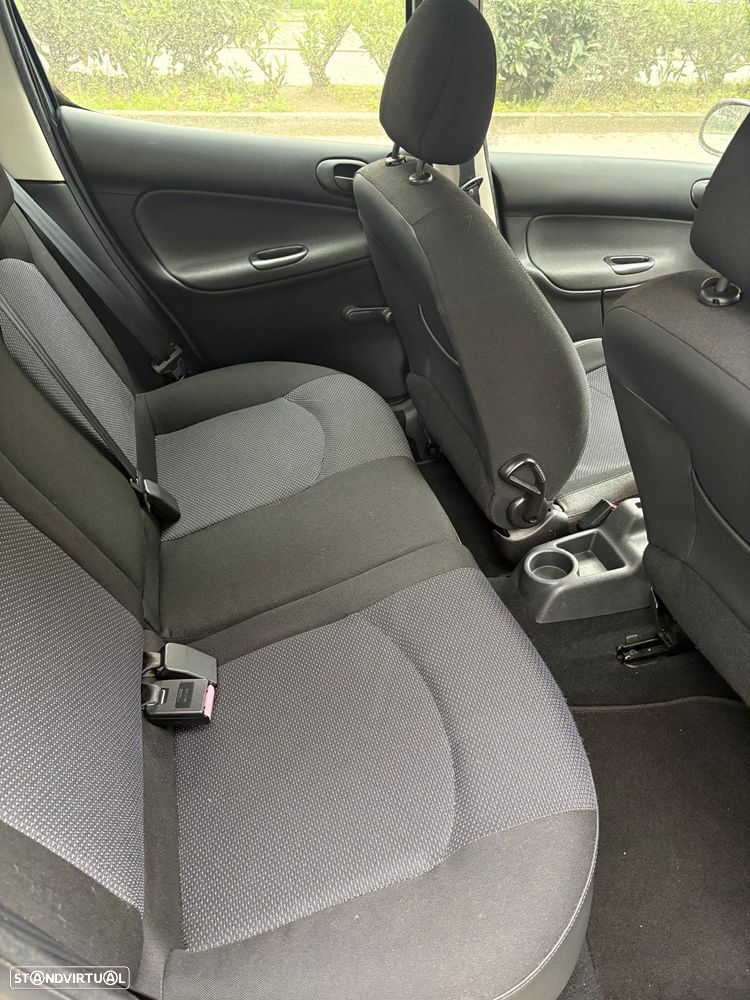 Peugeot 206+ 1.1 Urban - 6