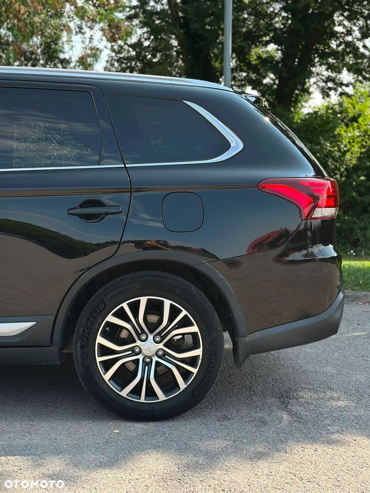 Mitsubishi Outlander 2.2 DID Instyle Navi 4WD - 13