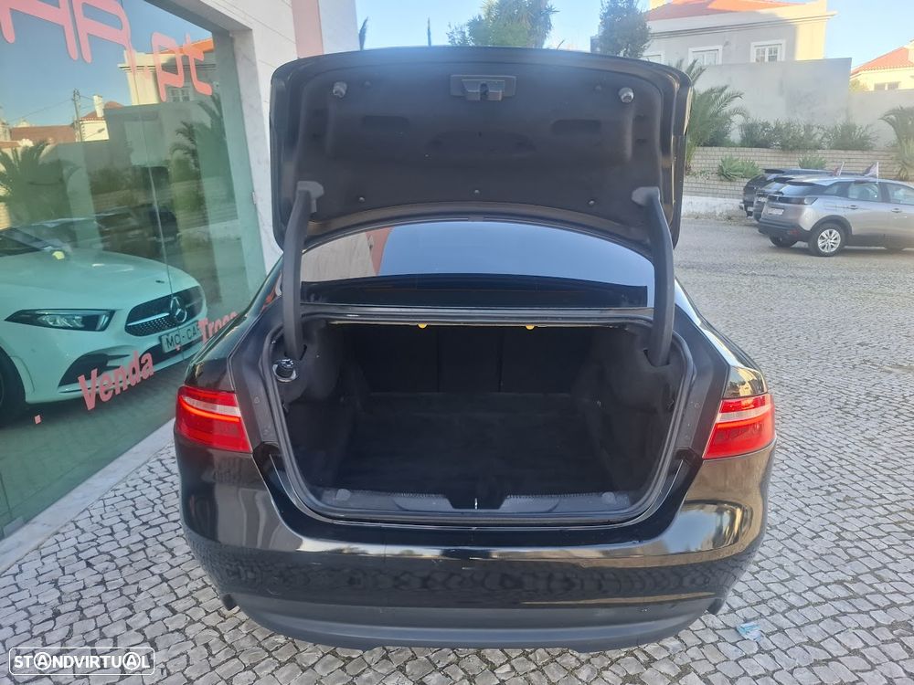 Jaguar XE 2.0 D Prestige Aut. - 47