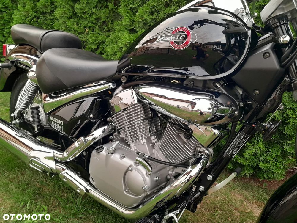 Suzuki Intruder - 3