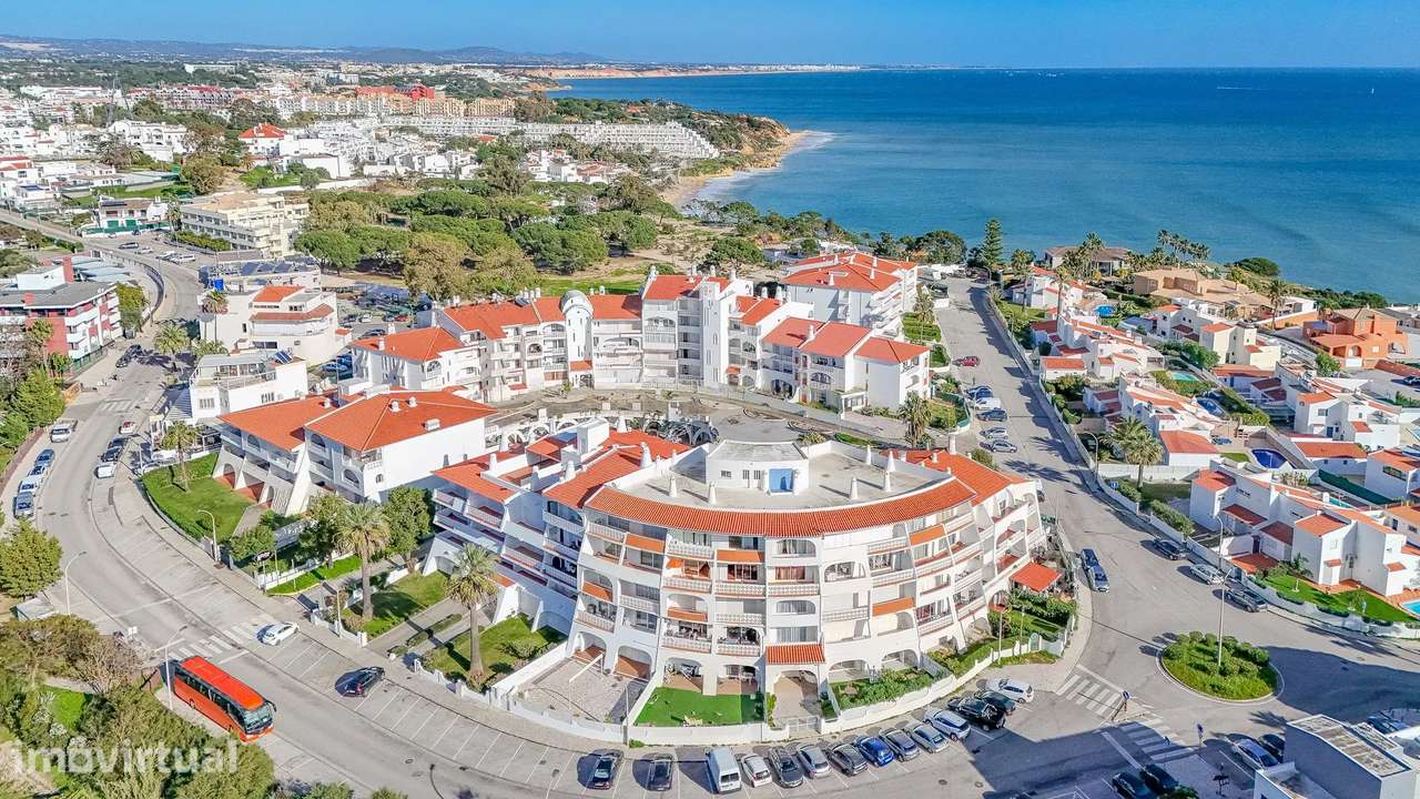 Apartamento T1 com 87m2 a 200m da Praia dos Aveiros - Grande imagem: 2/32