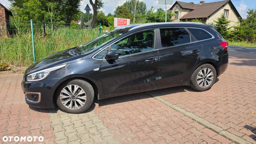 Kia Ceed 1.6 GDI Dream Team Edition - 26