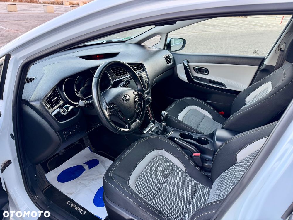 Kia Ceed - 19