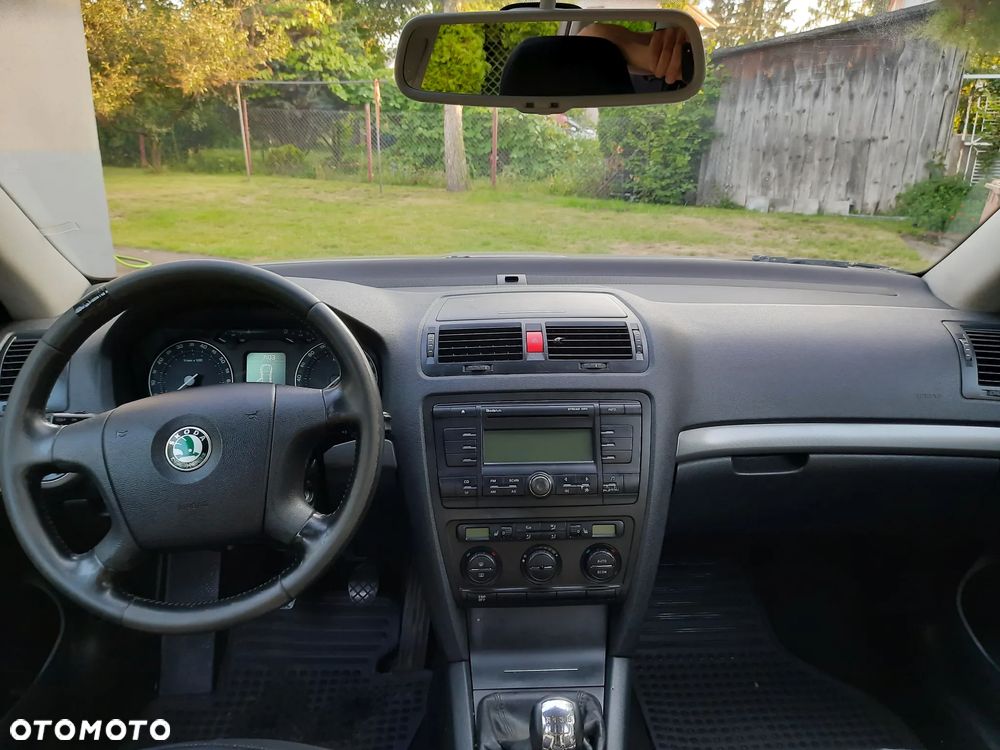 Skoda Octavia 1.6 Combi Style - 15