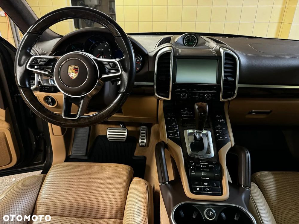 Porsche Cayenne GTS - 10