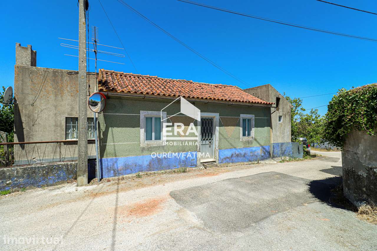 Moradia T3 com quintal em Sabacheira, Tomar - Grande imagem: 3/37